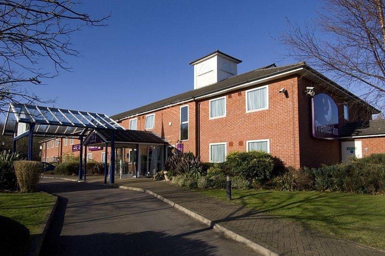 Premier Inn Pontypool Buitenkant foto